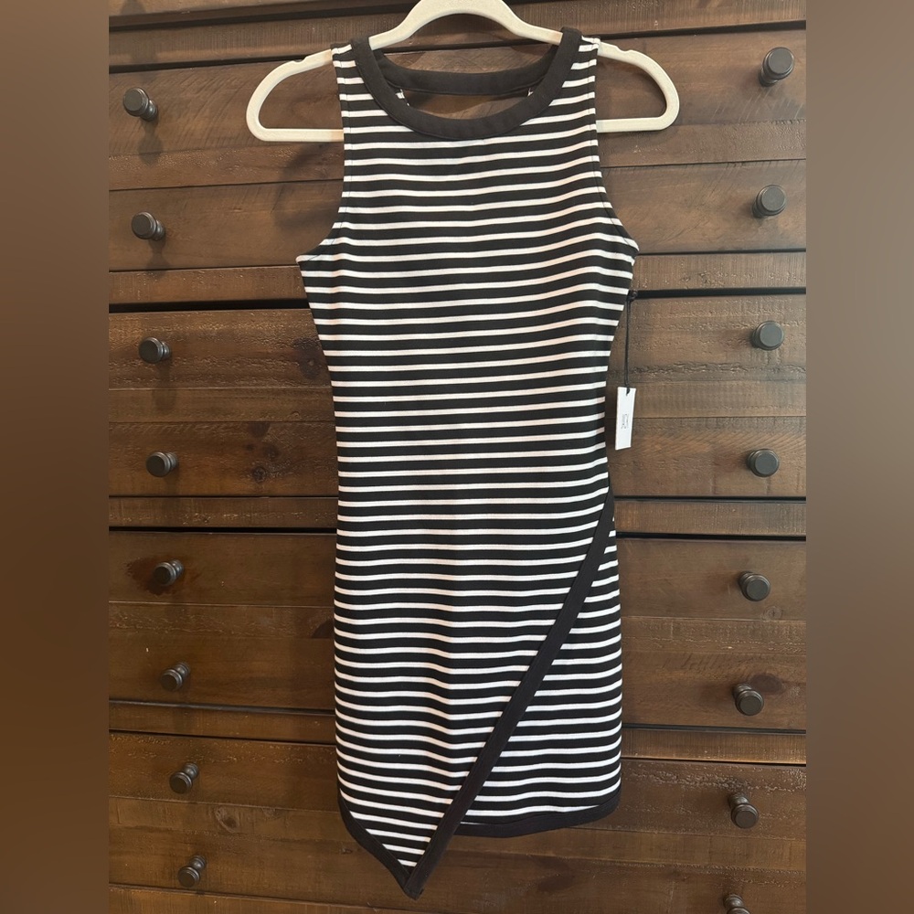 Black and White Striped Sleeveless Bodycon Dress